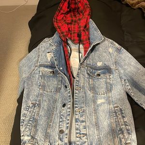 Mens flannel/blue jean jacket with tags.